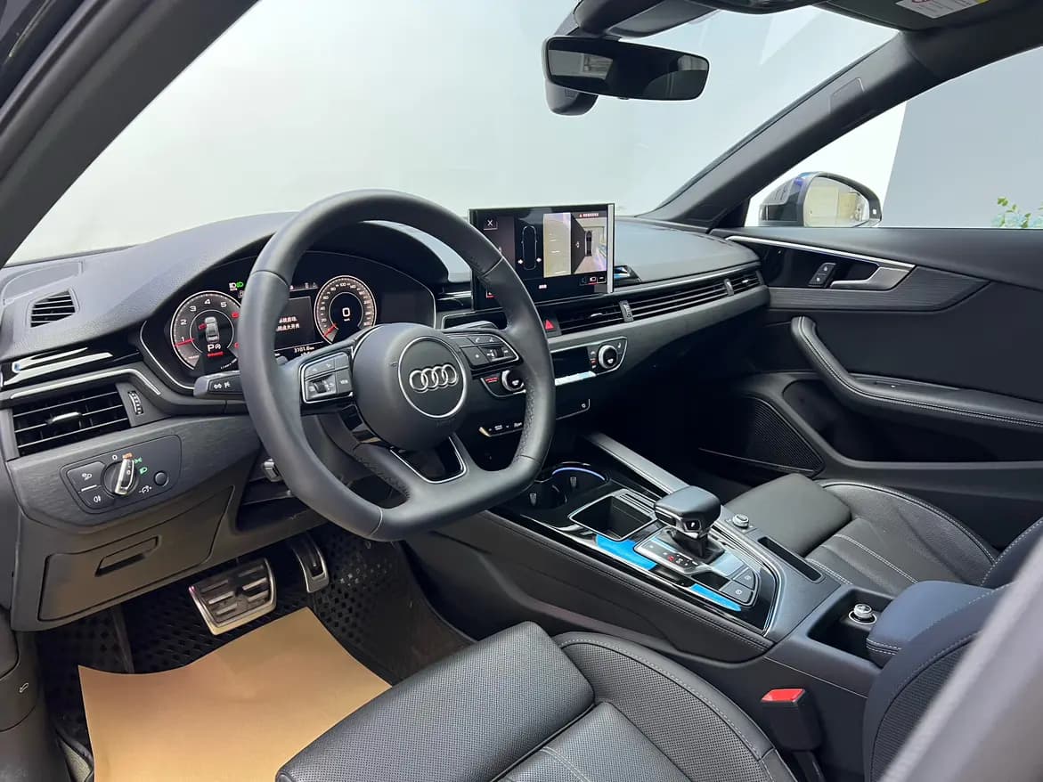 Audi A4L 2024 г. 10099 км. — фото 14