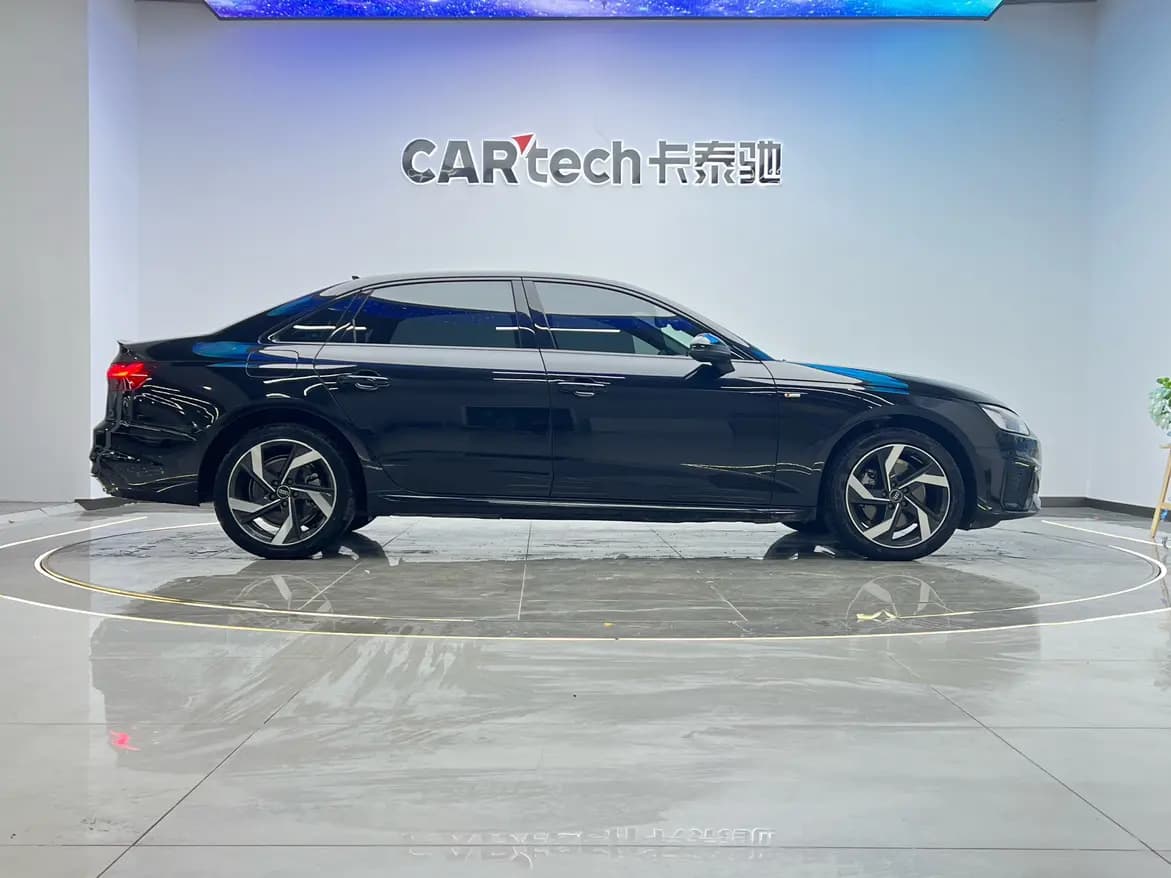 Audi A4L 2024 г. 10099 км. — фото 4