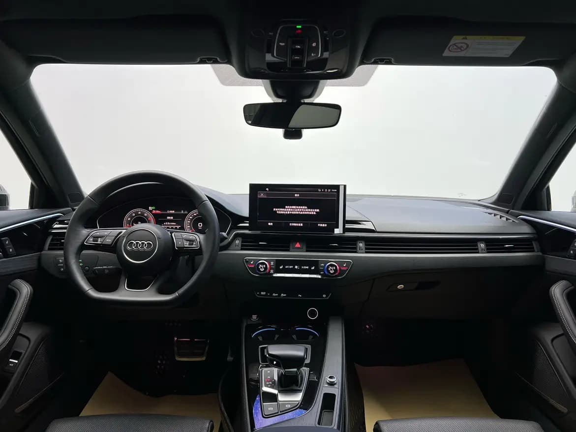 Audi A4L 2024 г. 10099 км. — фото 10
