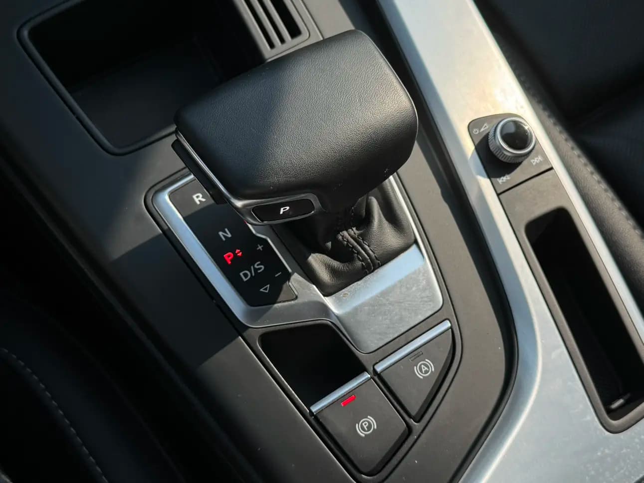 Audi A4L 2023 г. 46096 км. — фото 13