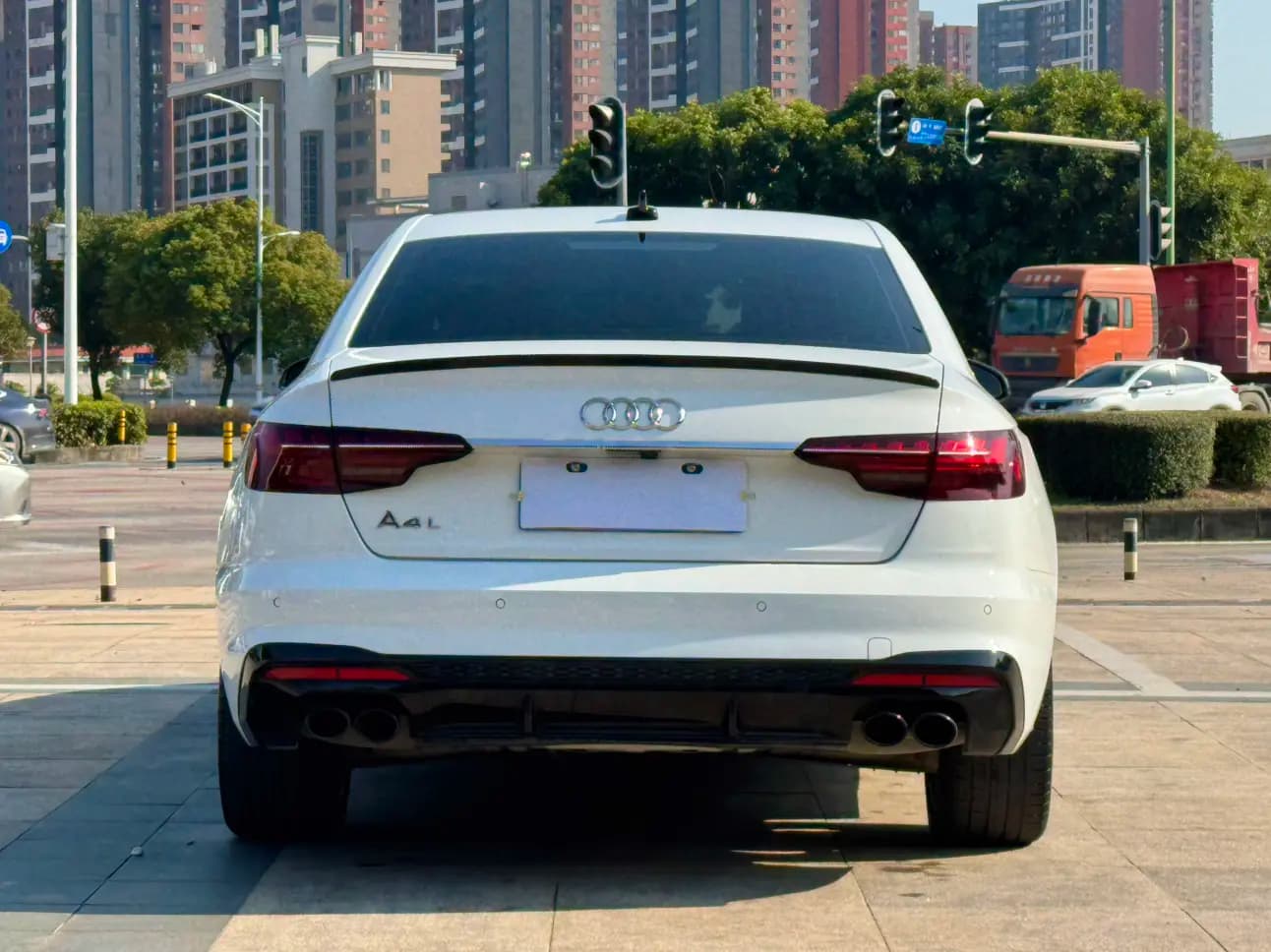 Audi A4L 2023 г. 46096 км. — фото 4