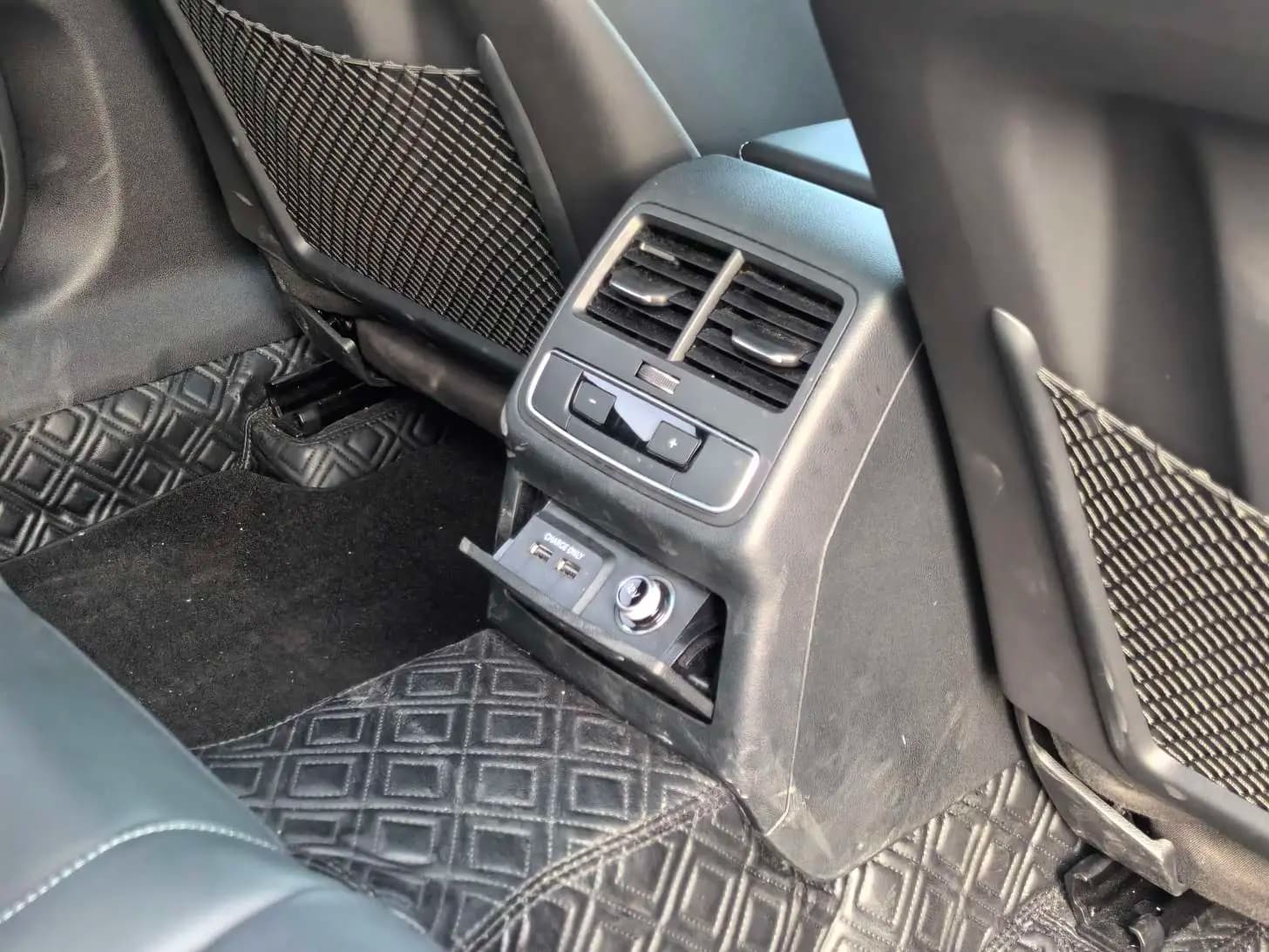 Audi A4L 2025 г. 14098 км. — фото 11
