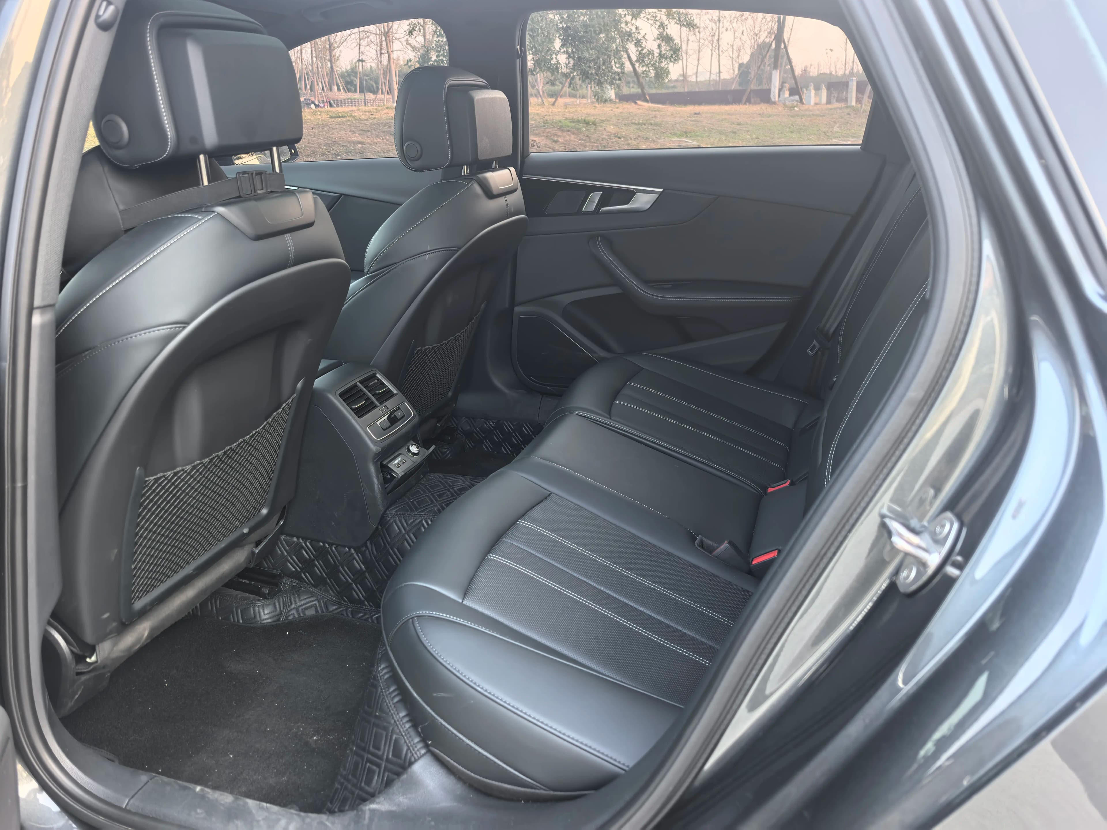Audi A4L 2025 г. 14098 км. — фото 19