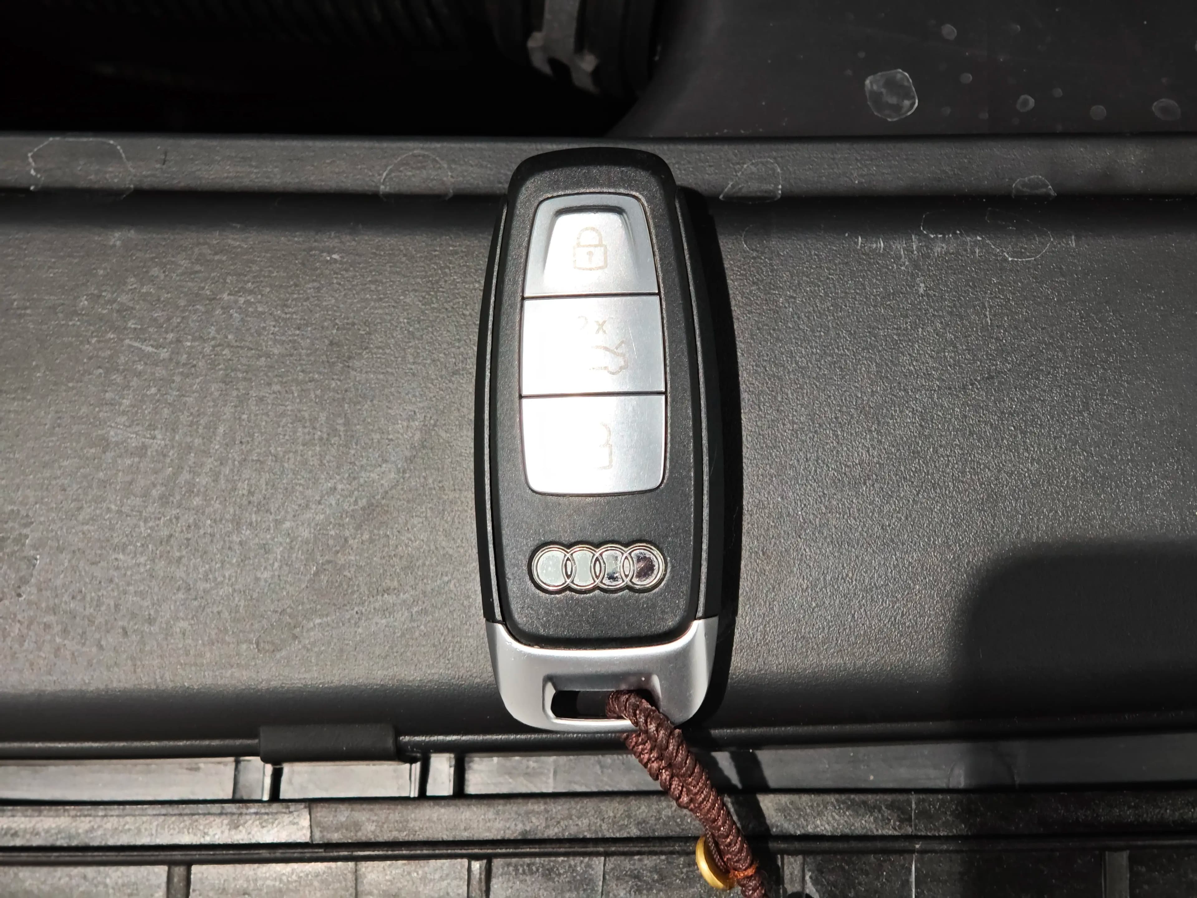 Audi A3 2022 г. 91346 км. — фото 11