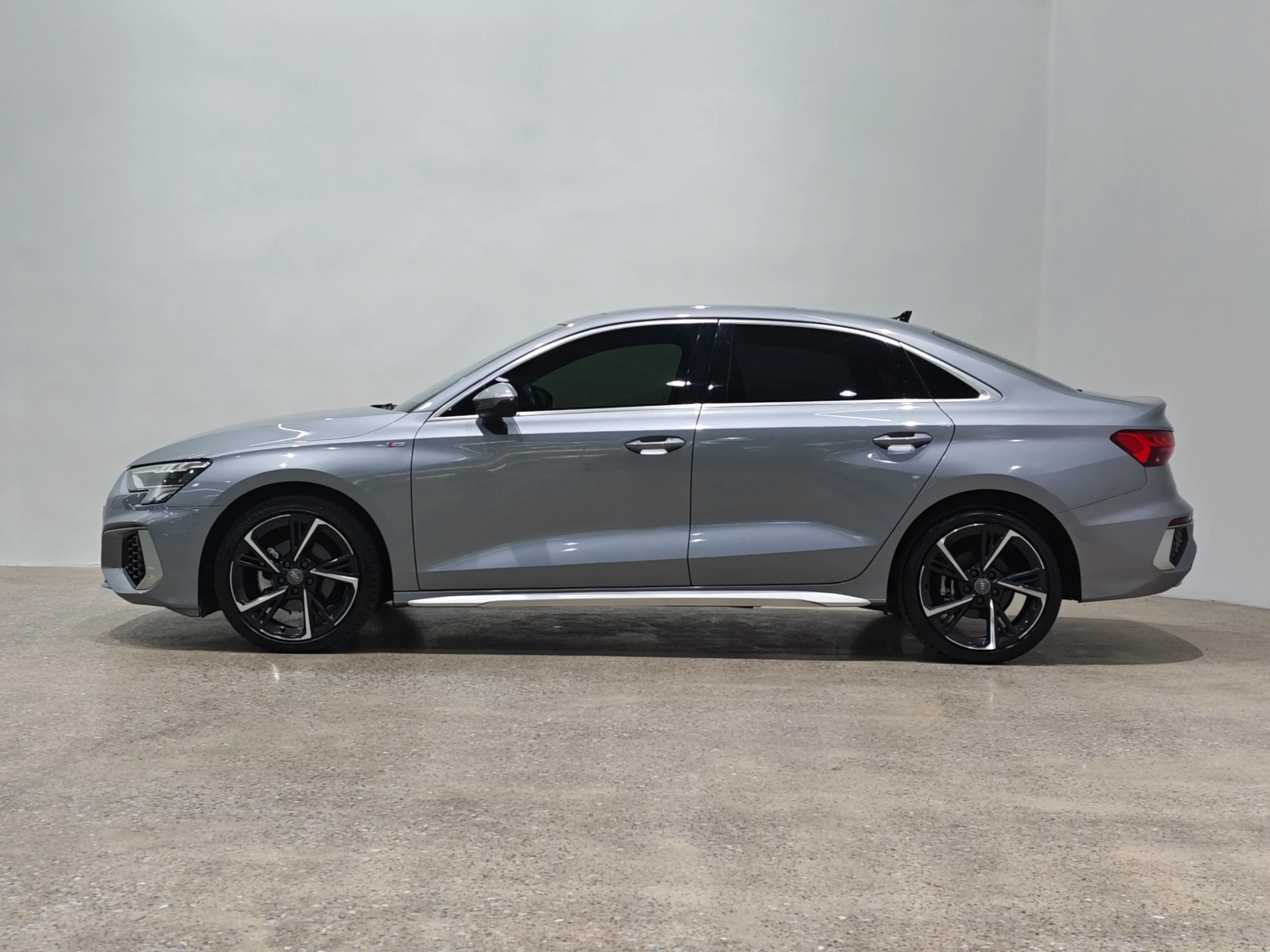 Audi A3 2022 г. 91346 км. — фото 4