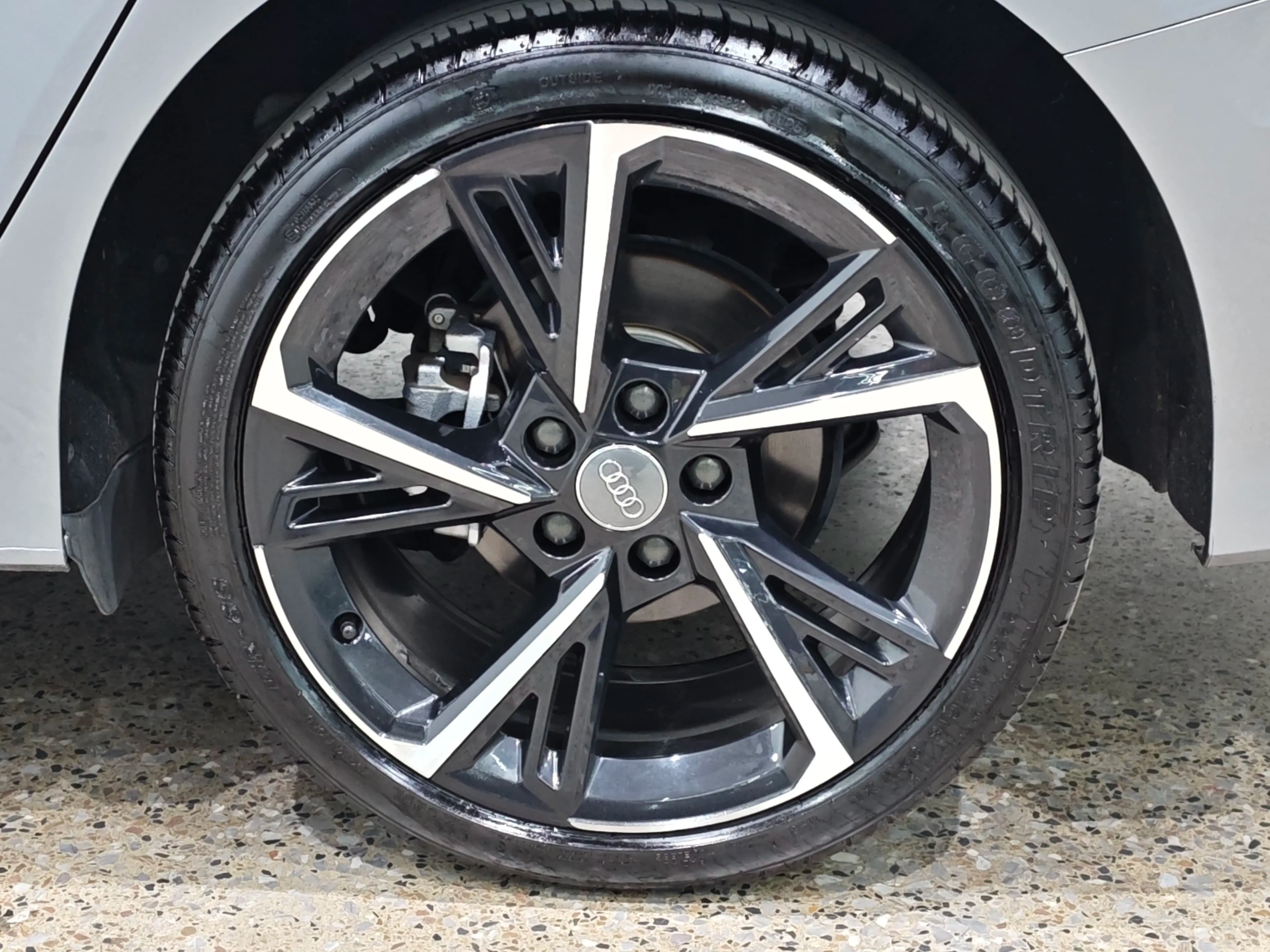 Audi A3 2022 г. 91346 км. — фото 9