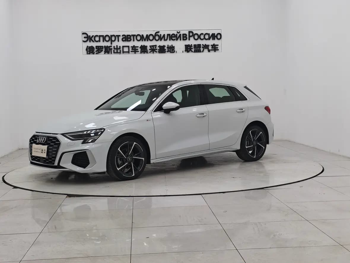 Audi A3 2023 г. 8590 км.