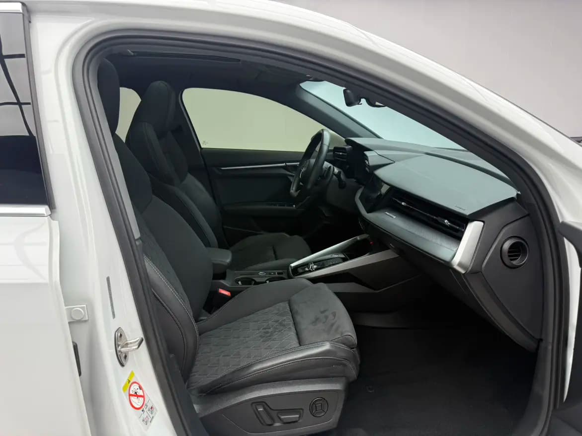 Audi A3 2022 г. 42100 км. — фото 14