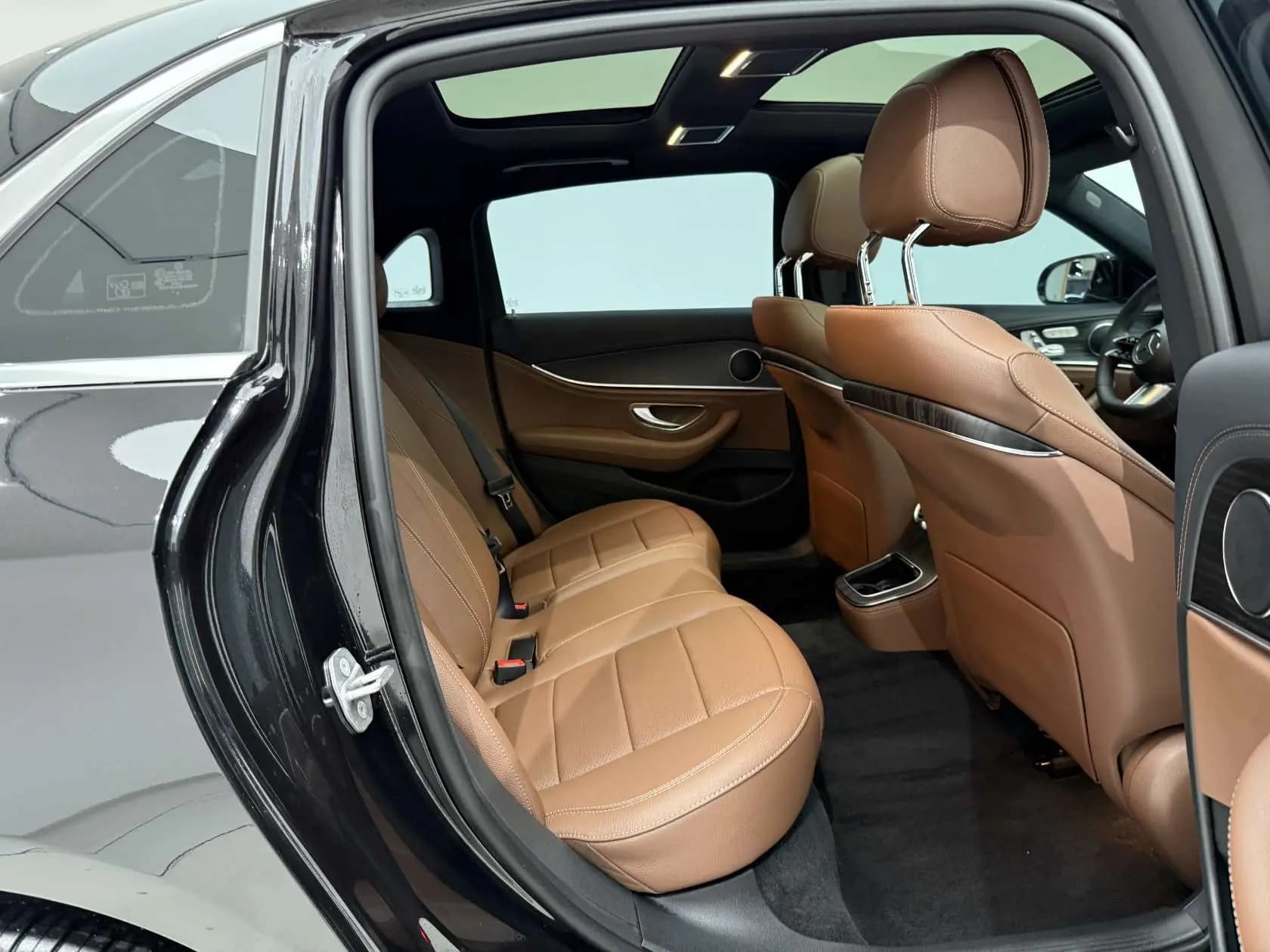 Mercedes-Benz E-Class 2023 г. 8645 км. — фото 27