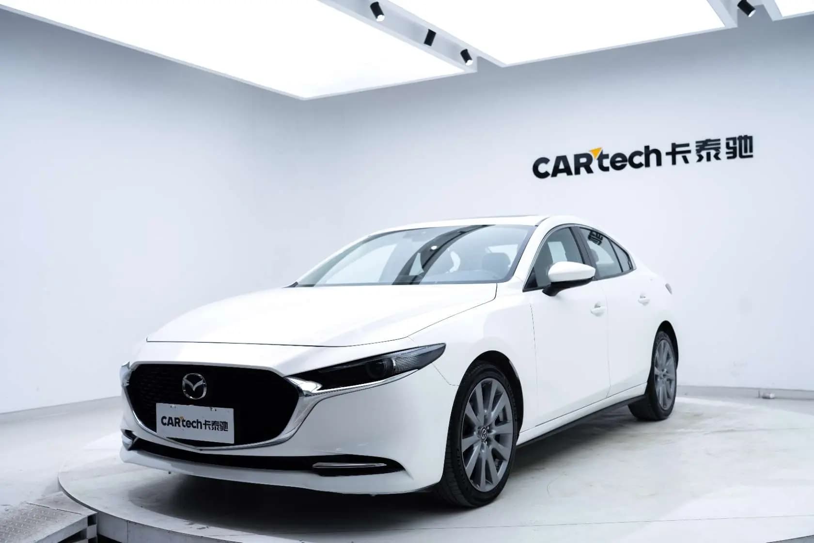 Mazda Axela 2021 г. 66846 км. — фото 11
