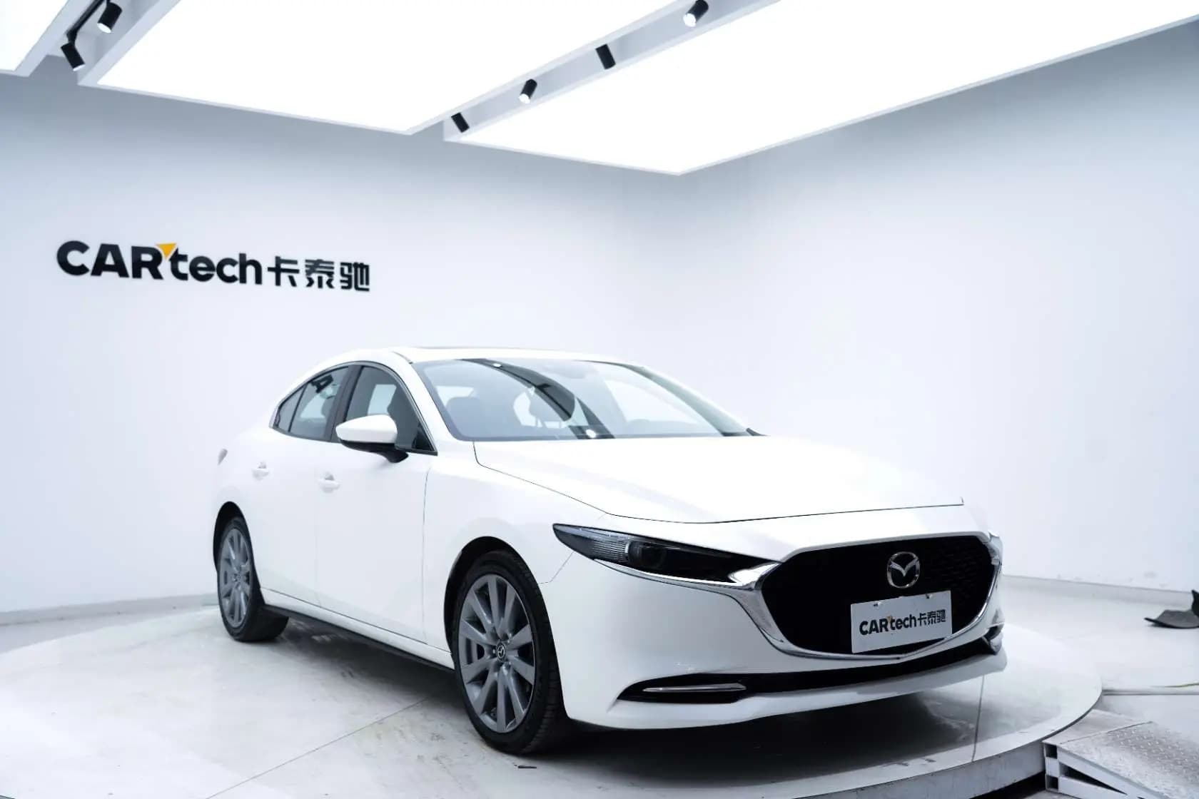 Mazda Axela 2021 г. 66846 км. — фото 3