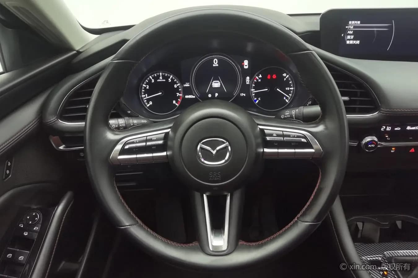 Mazda Axela 2022 г. 44547 км. — фото 12