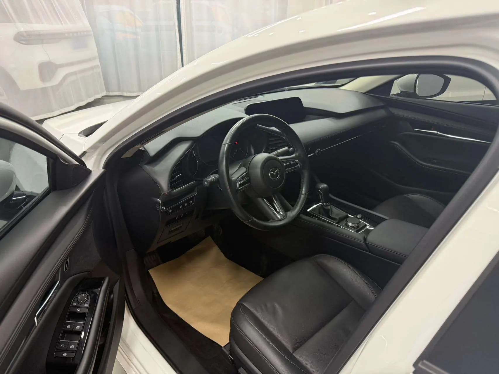 Mazda Axela 2022 г. 53148 км. — фото 12