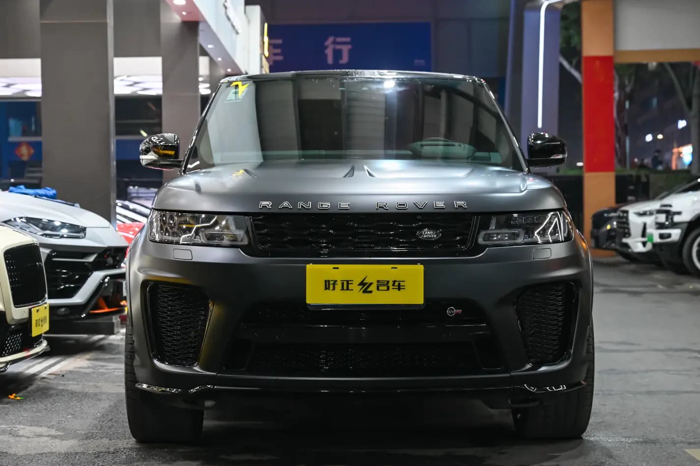 Land Rover Range Rover Sport 2023 г. 27052 км. — фото 2