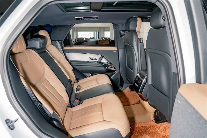 Land Rover Range Rover Sport 2024 г. 35754 км. — фото 21