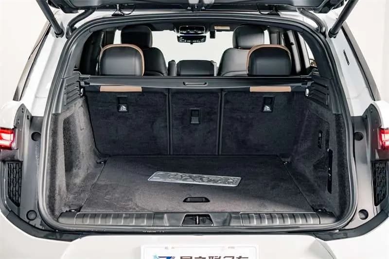 Land Rover Range Rover Sport 2024 г. 35754 км. — фото 24