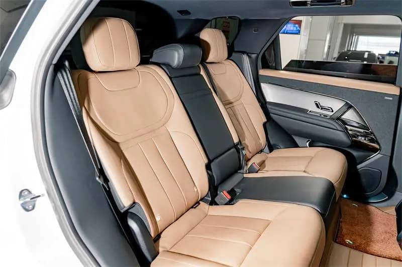 Land Rover Range Rover Sport 2024 г. 35754 км. — фото 25