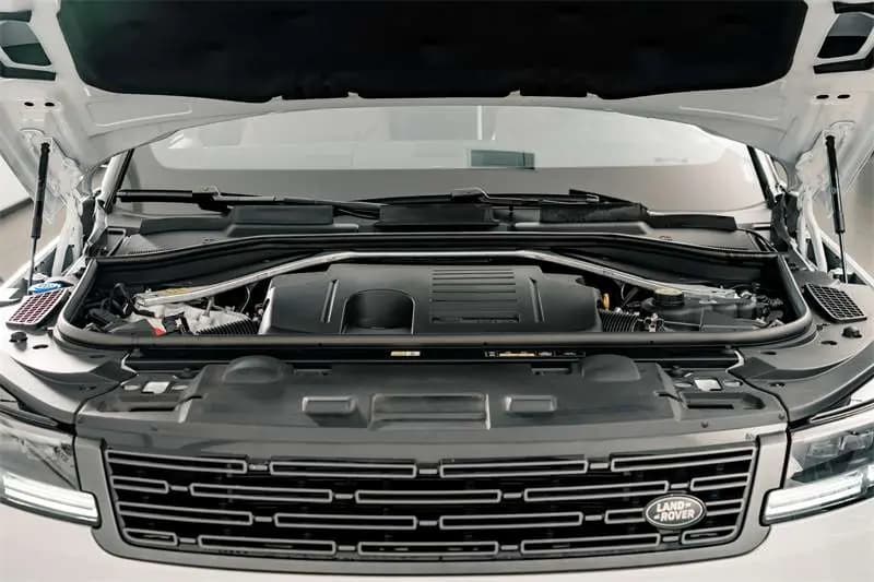 Land Rover Range Rover Sport 2024 г. 35754 км. — фото 4