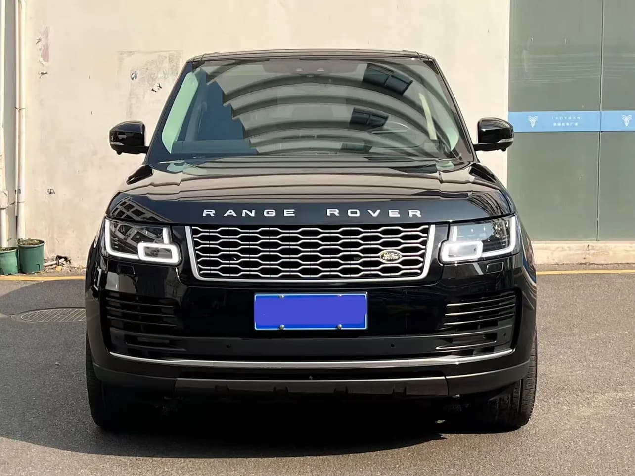 Land Rover Range rover 2022 г. 44081 км. — фото 2