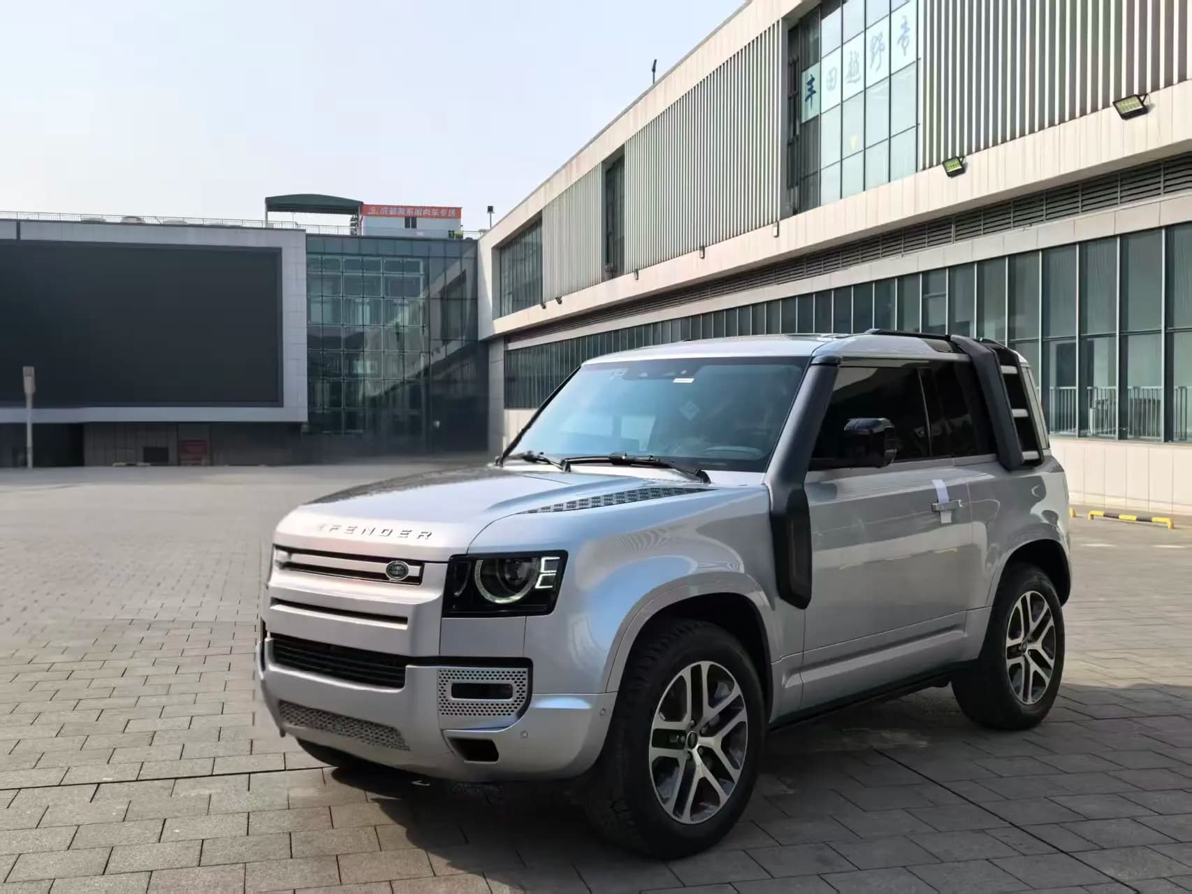 Land Rover Guard 2022 г. 19030 км.