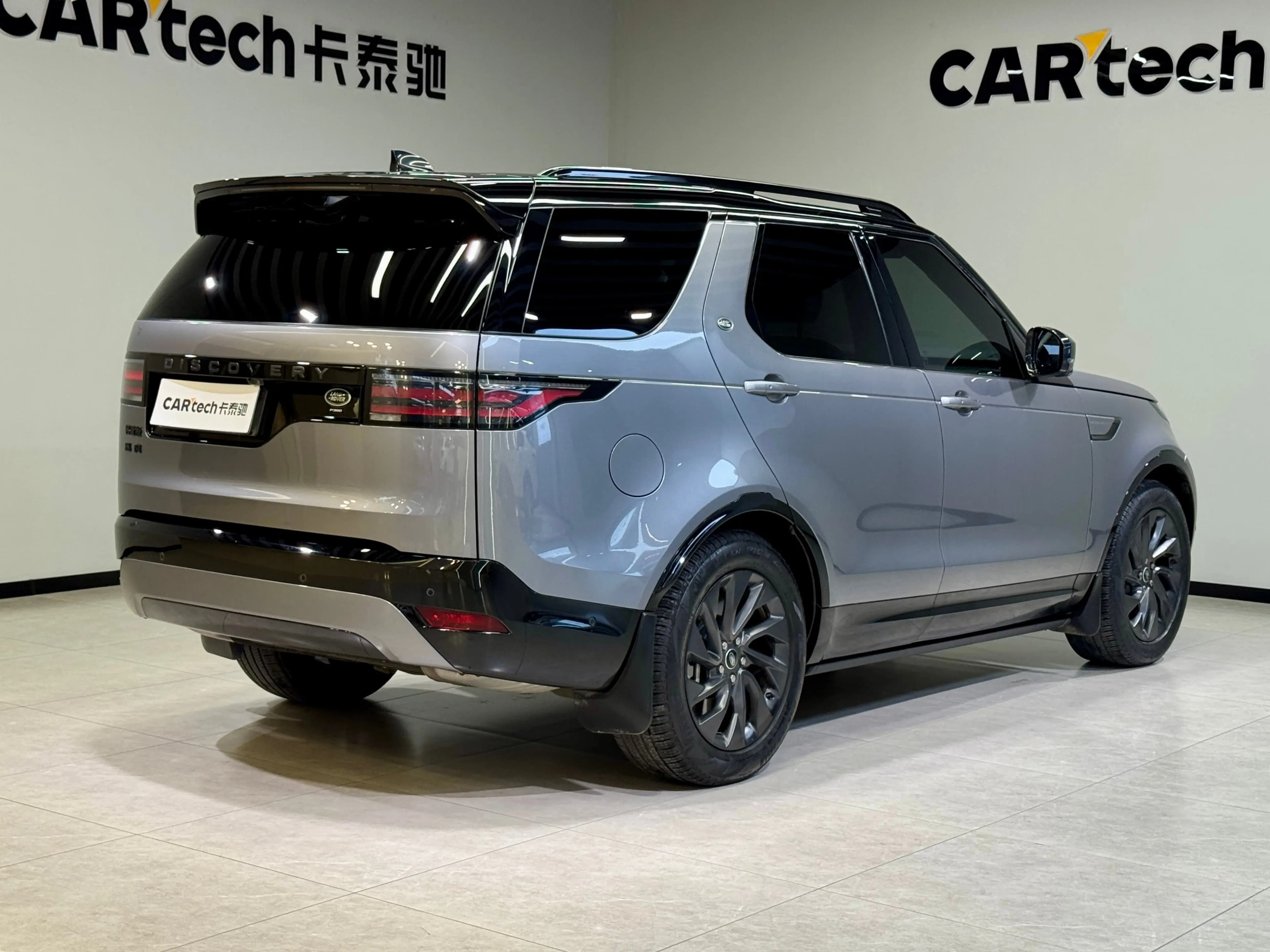 Land Rover Discovery 2023 г. 42345 км. — фото 6