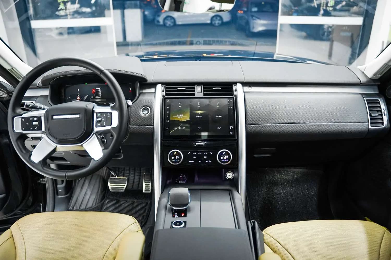 Land Rover Discovery 2024 г. 14034 км. — фото 8
