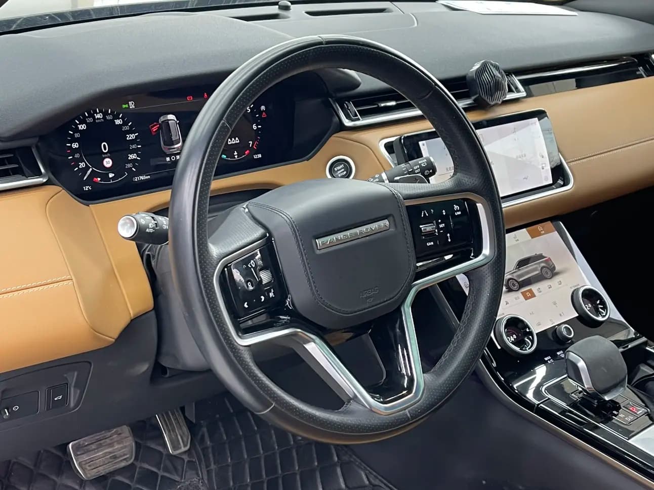 Land Rover Range Rover Velar 2023 г. 21103 км. — фото 4