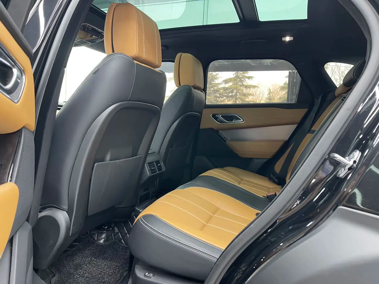 Land Rover Range Rover Velar 2023 г. 21103 км. — фото 8