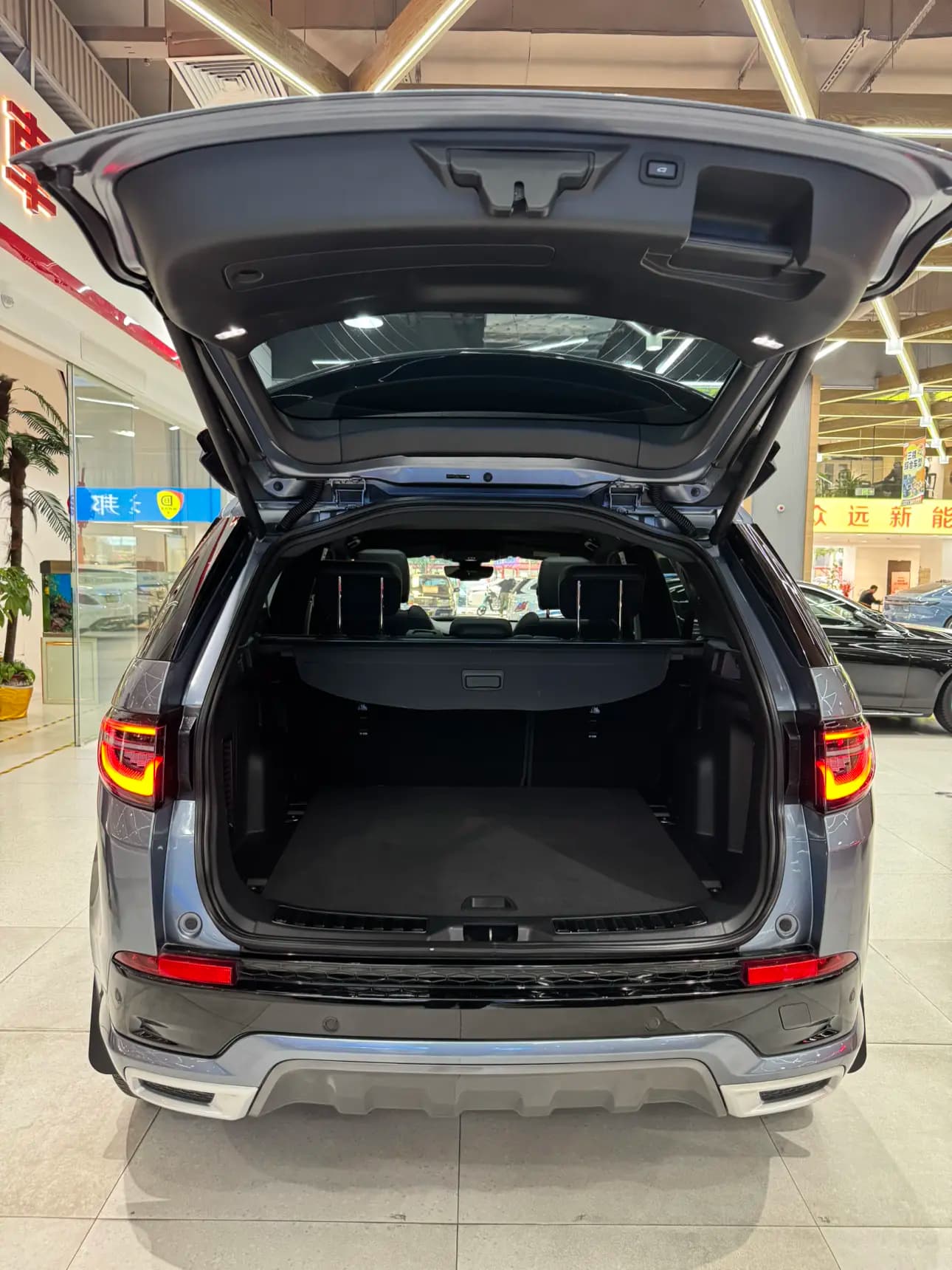 Land Rover Discover Sports 2021 г. 21044 км. — фото 10