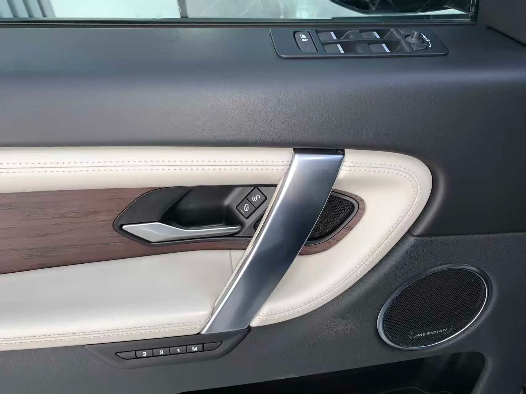 Land Rover Discover Sports 2021 г. 42040 км. — фото 18