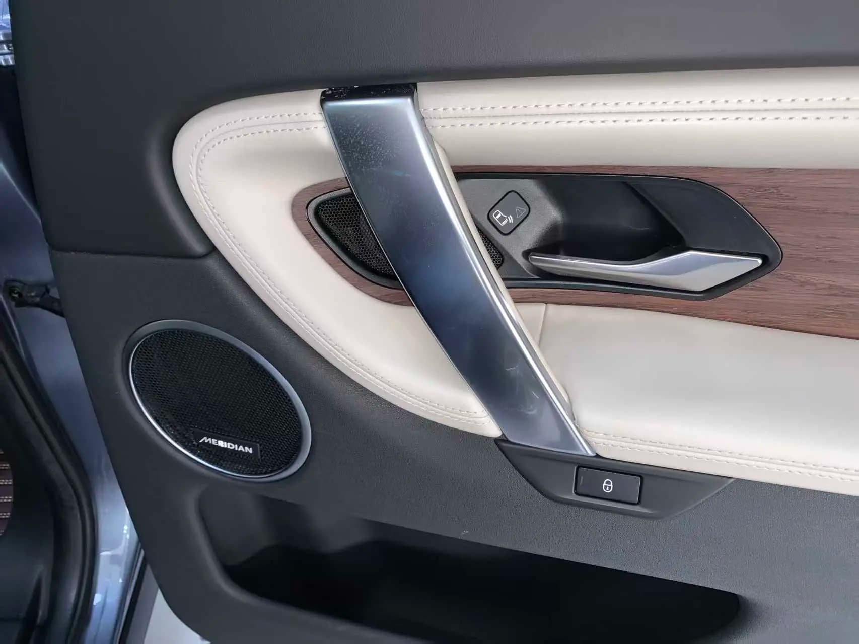 Land Rover Discover Sports 2021 г. 42040 км. — фото 4