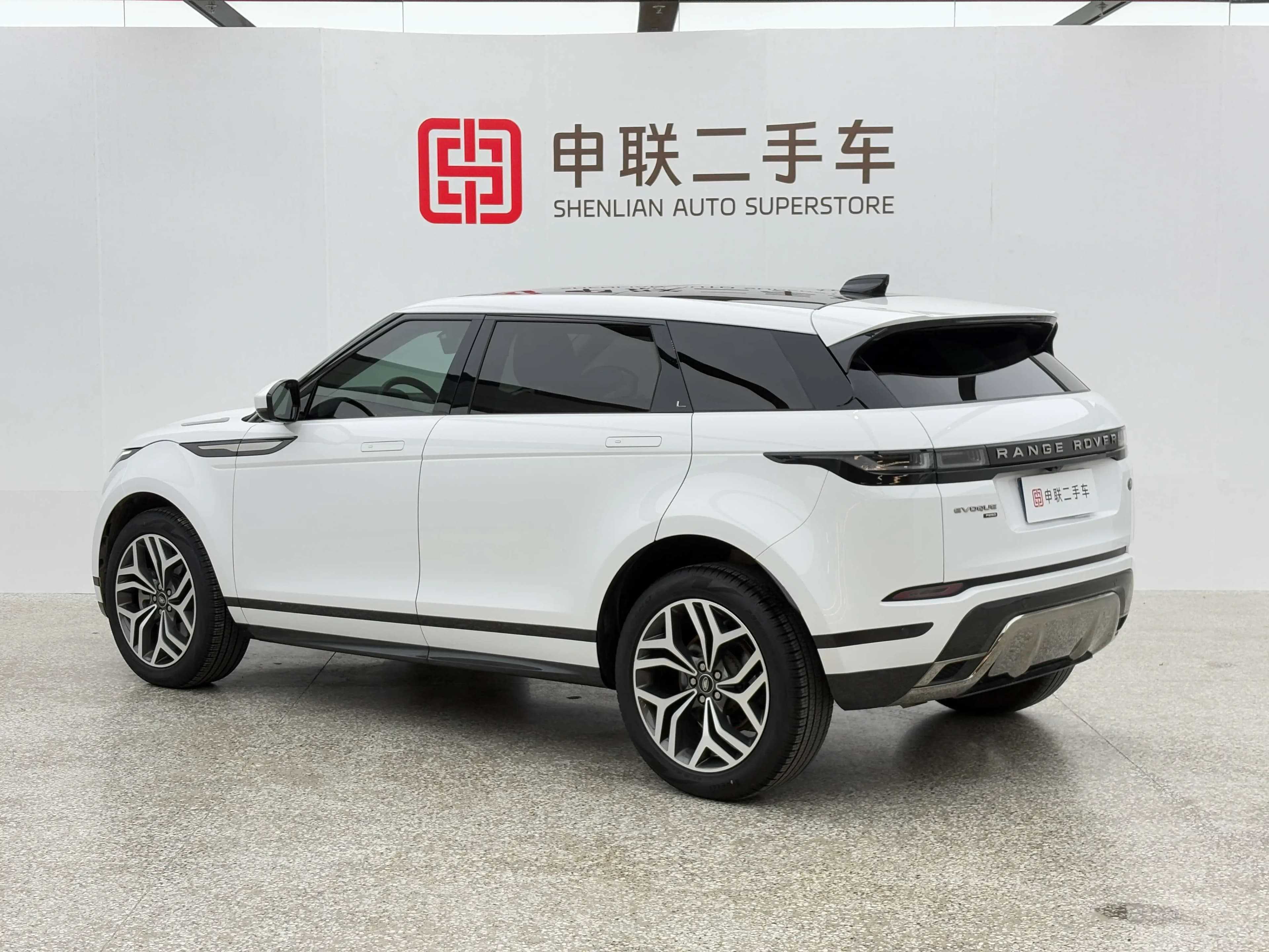 Land Rover Range Rover Evoque 2024 г. 13018 км. — фото 3