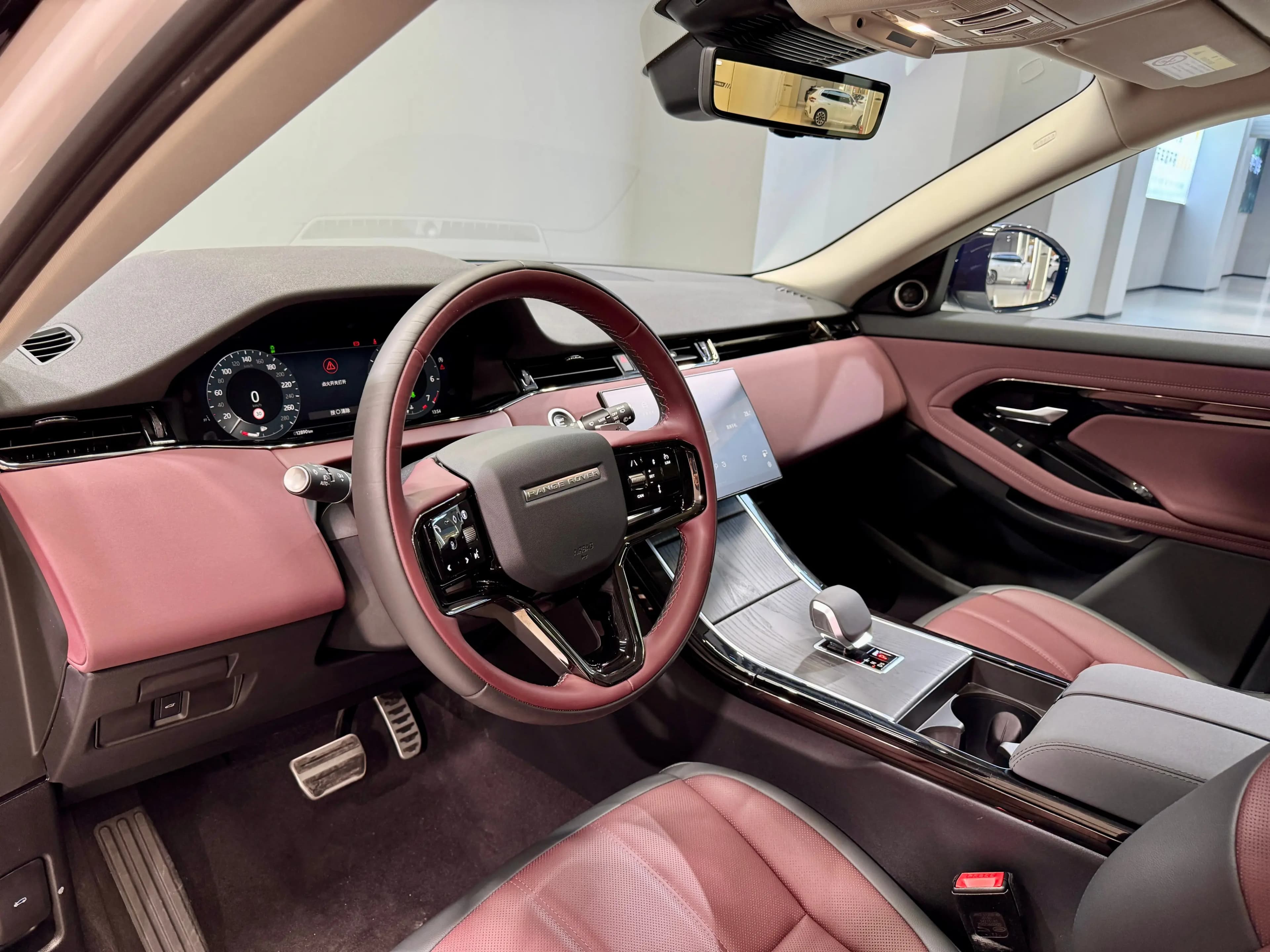 Land Rover Range Rover Evoque 2024 г. 12120 км. — фото 17