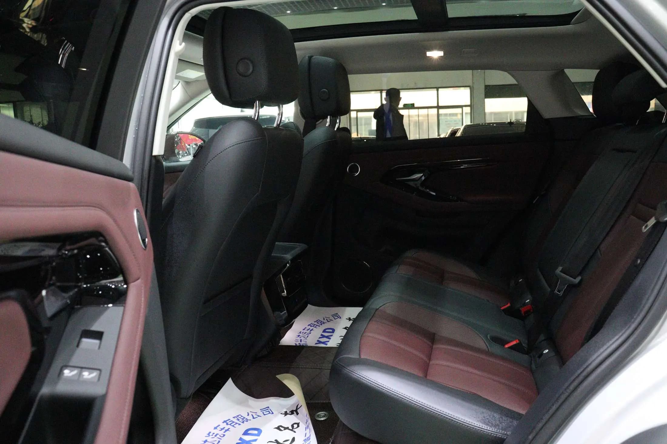 Land Rover Range Rover Evoque 2025 г. 4121 км. — фото 21