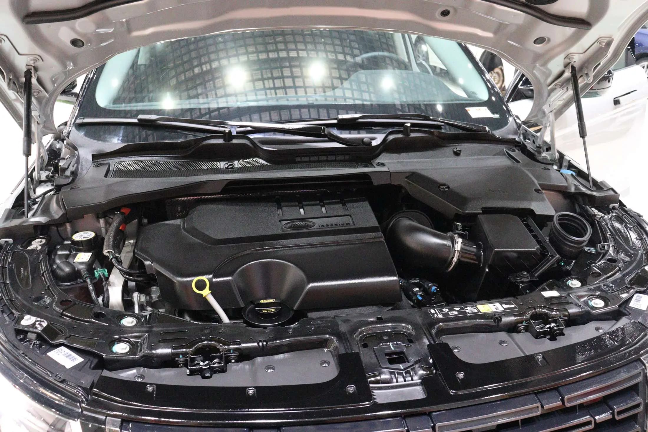 Land Rover Range Rover Evoque 2025 г. 4121 км. — фото 7