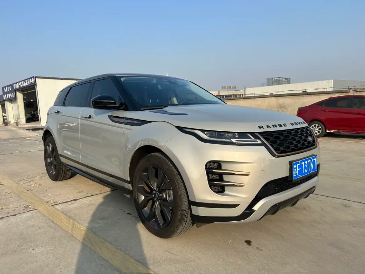 Land Rover Range Rover Evoque 2024 г. 47122 км. — фото 3