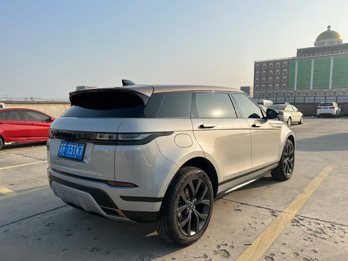 Land Rover Range Rover Evoque 2024 г. 47122 км. — фото 4