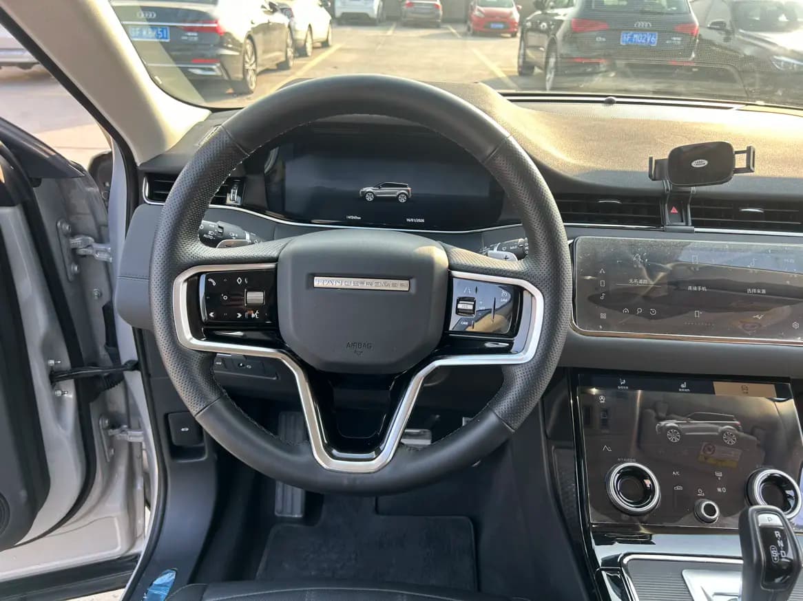Land Rover Range Rover Evoque 2024 г. 47122 км. — фото 7