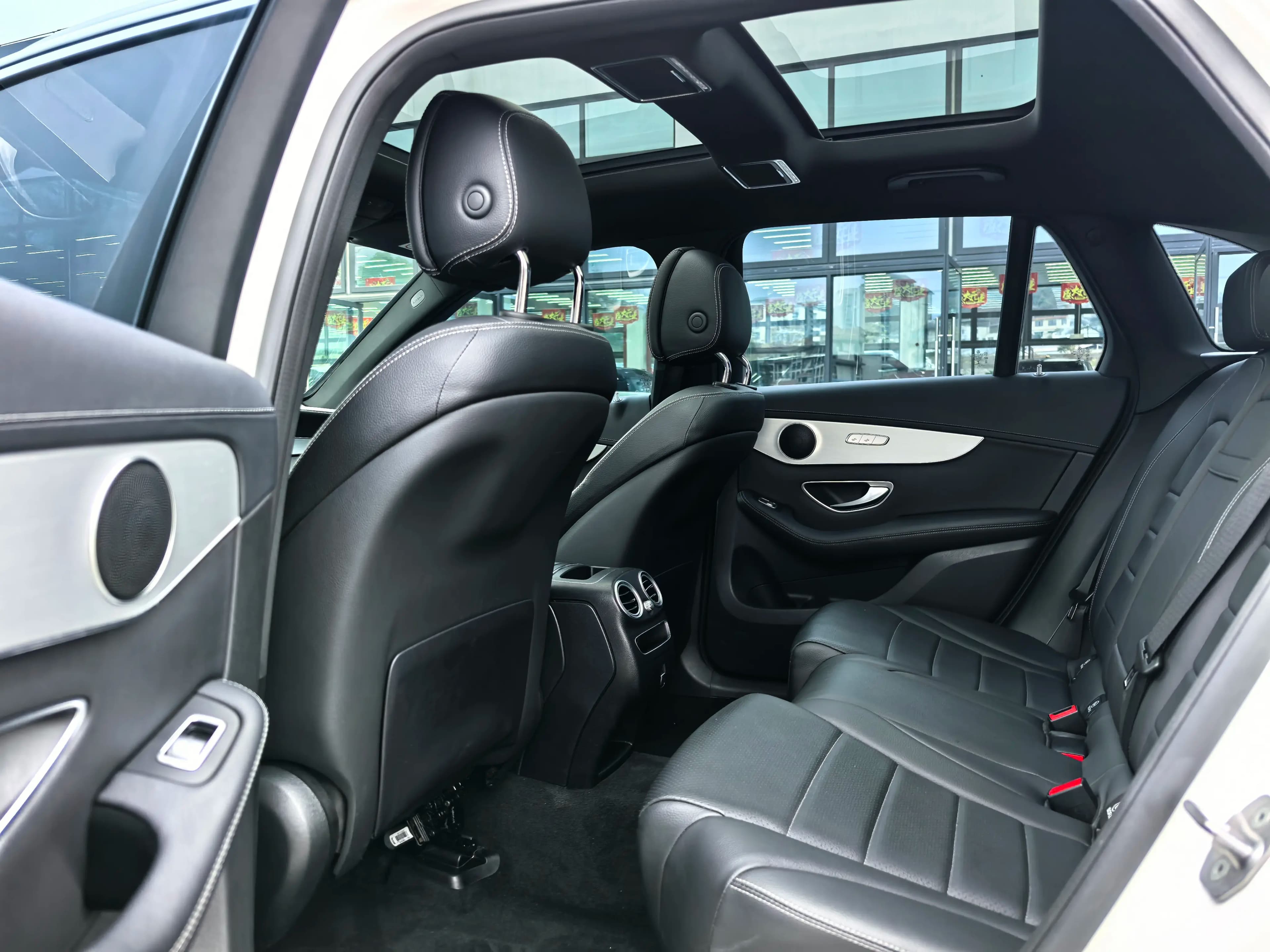 Mercedes-Benz GLC 2022 г. 33138 км. — фото 10
