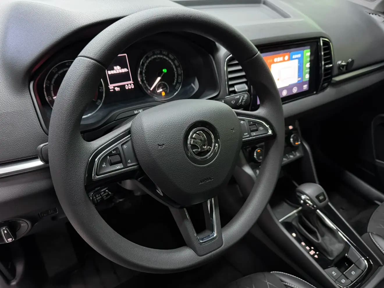 Skoda Karoq 2021 г. 44861 км. — фото 11