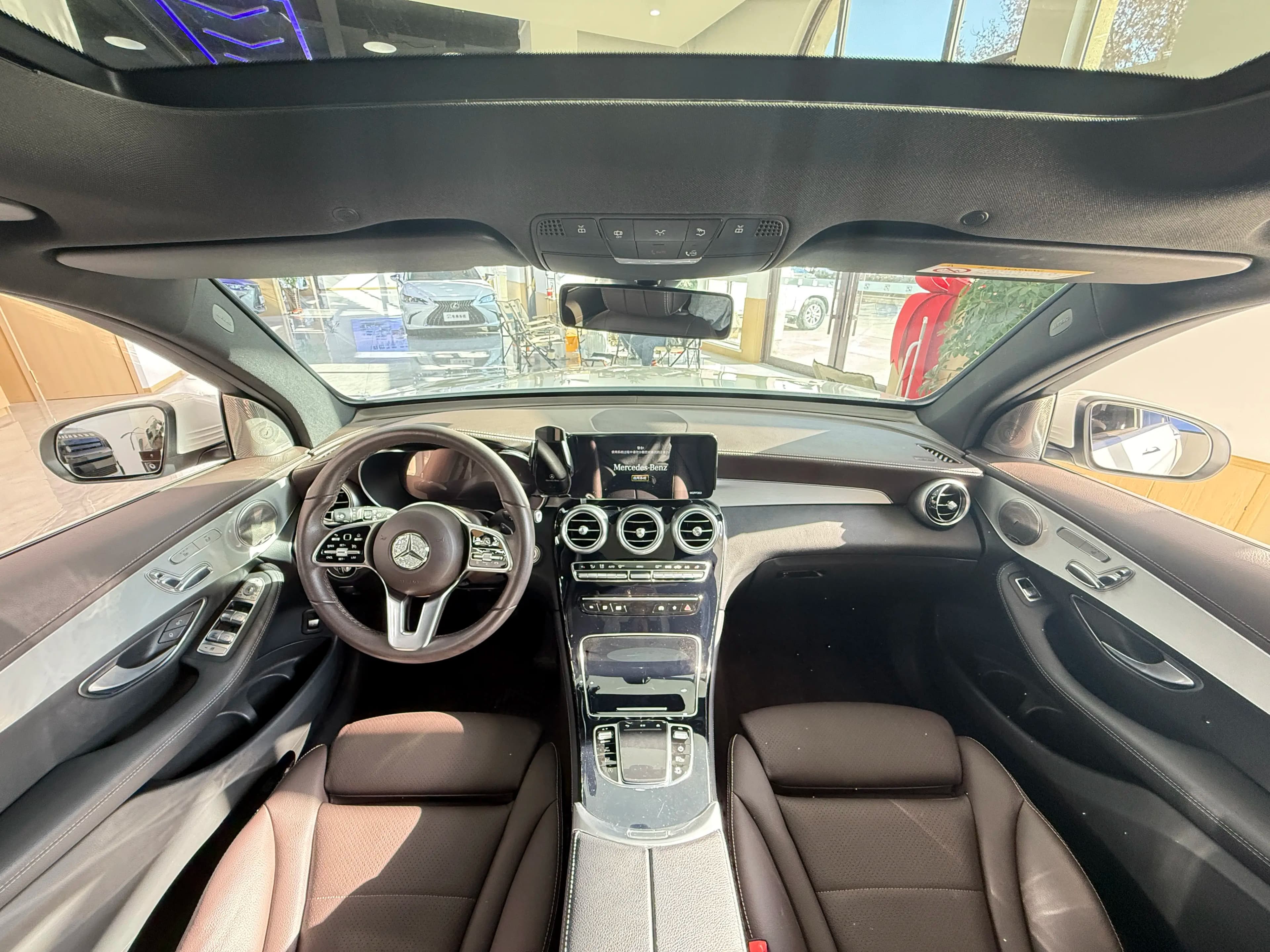 Mercedes-Benz GLC 2021 г. 71136 км. — фото 11