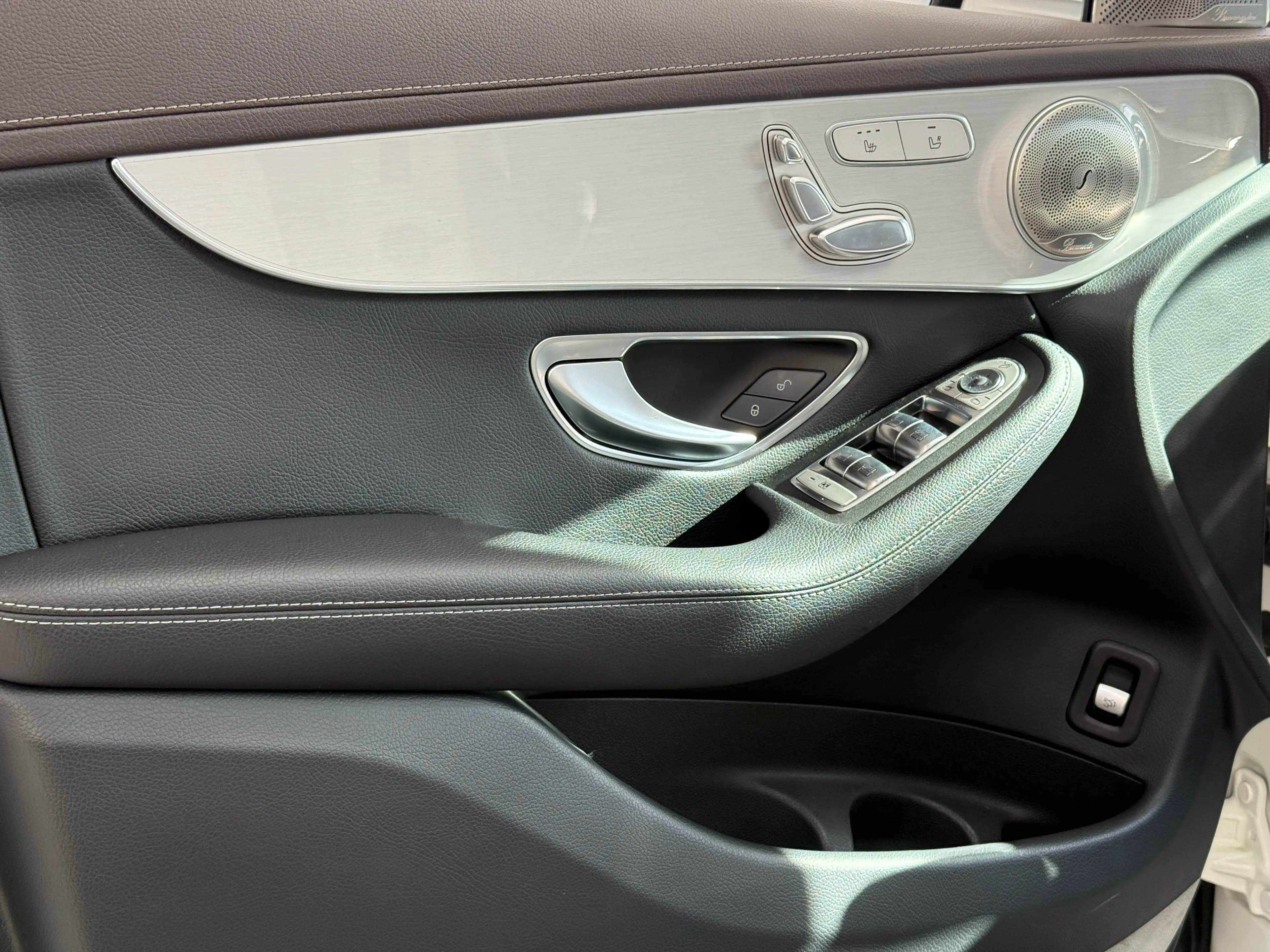 Mercedes-Benz GLC 2021 г. 71136 км. — фото 10