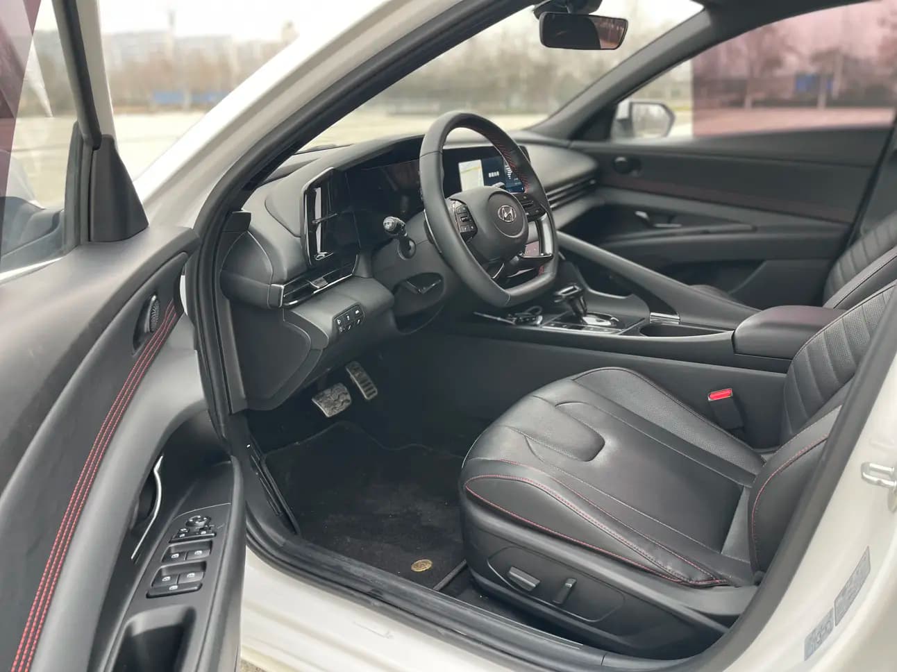 Hyundai Elantra 2023 г. 30012 км. — фото 9