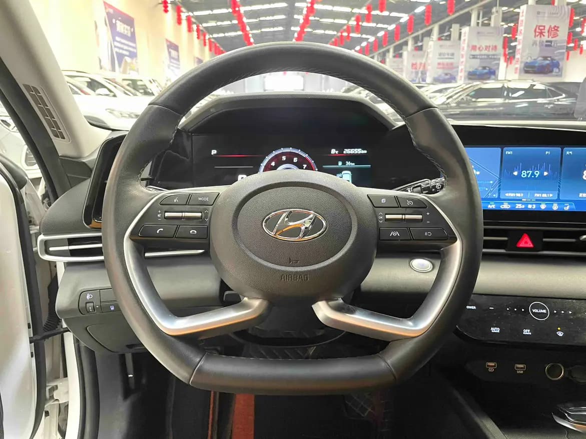 Hyundai Elantra 2022 г. 26711 км. — фото 13