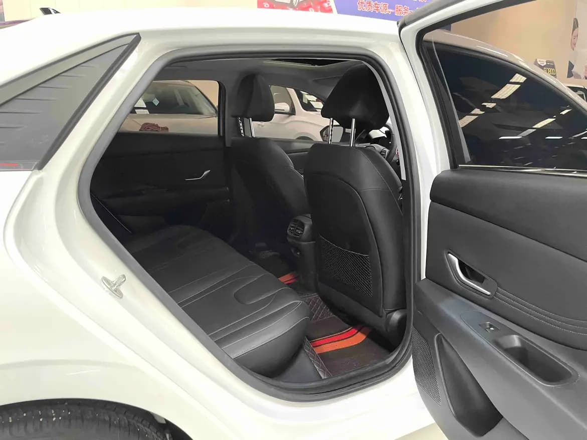 Hyundai Elantra 2022 г. 26711 км. — фото 17