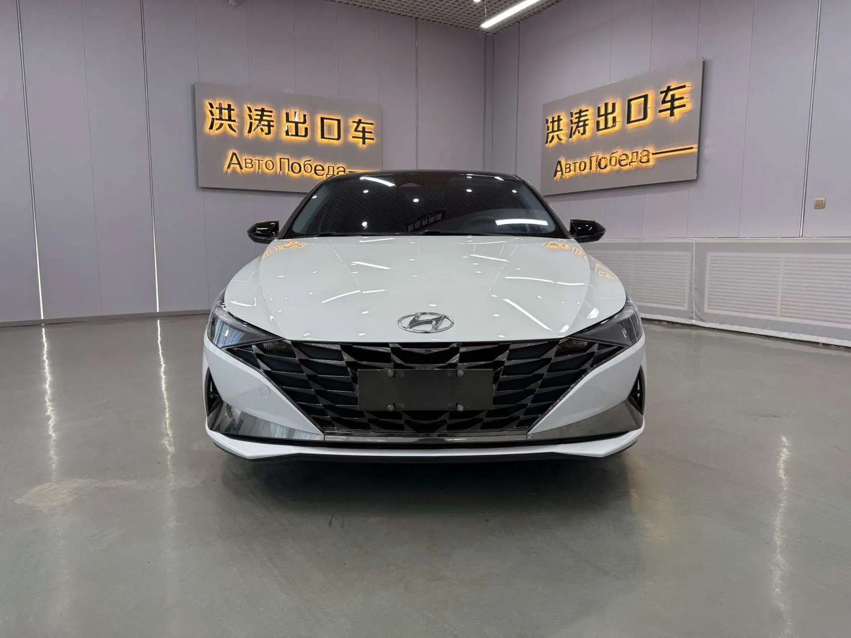 Hyundai Elantra 2023 г. 35010 км. — фото 2