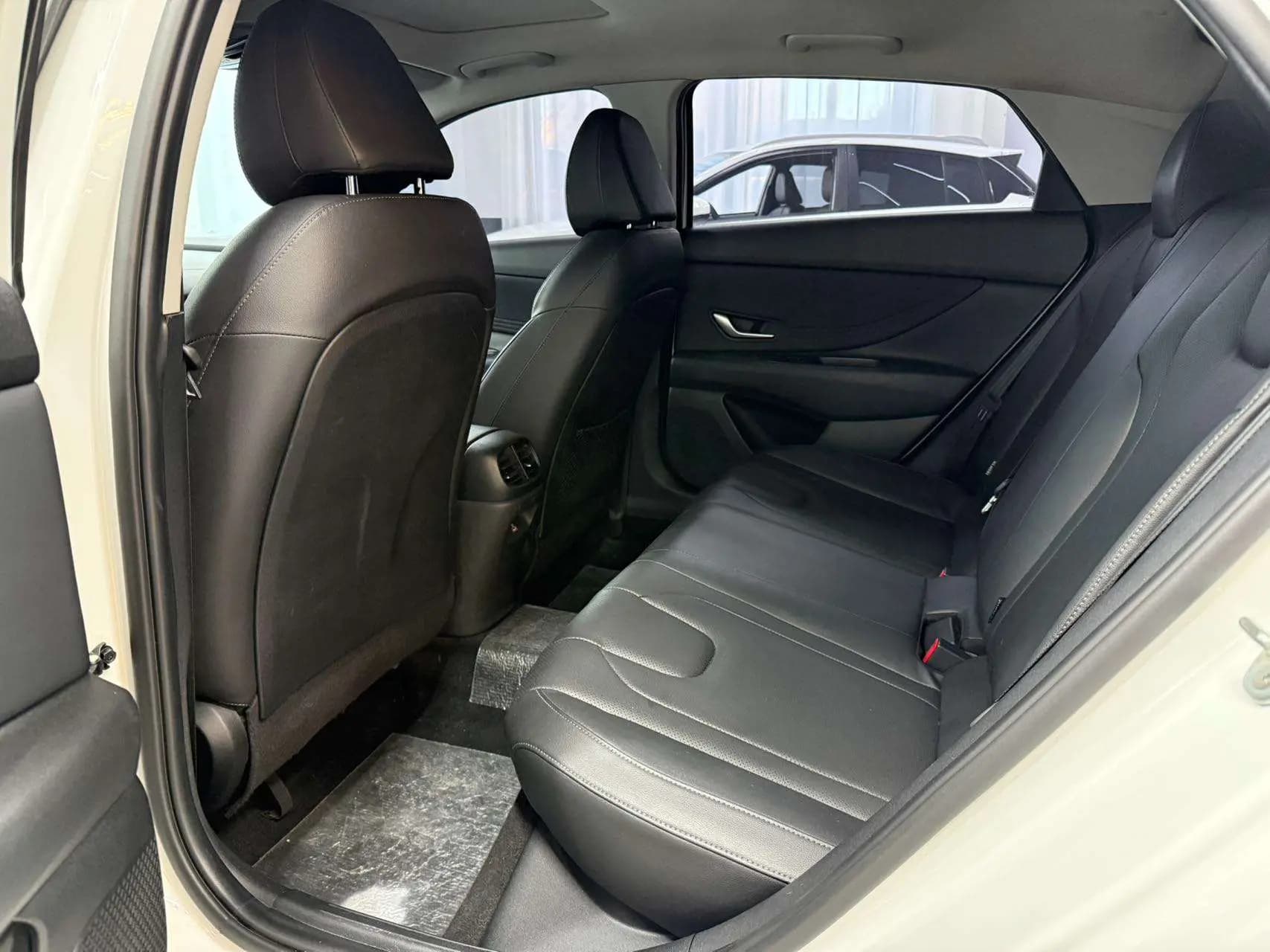Hyundai Elantra 2023 г. 35010 км. — фото 15