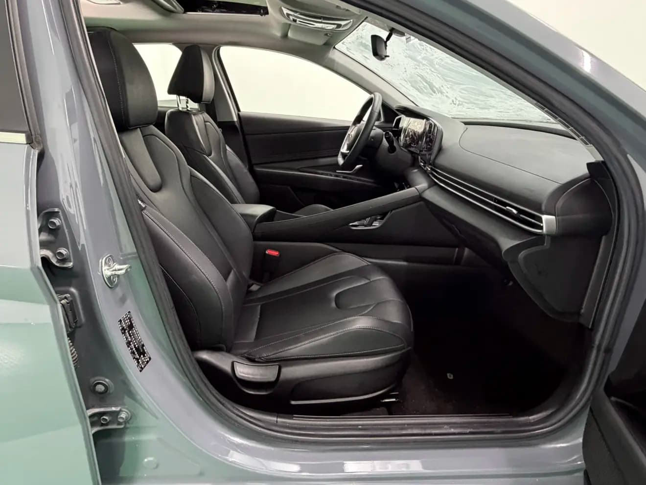 Hyundai Elantra 2021 г. 29009 км. — фото 12
