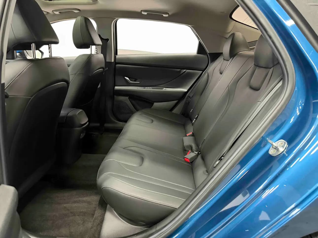 Hyundai Elantra 2021 г. 31008 км. — фото 18