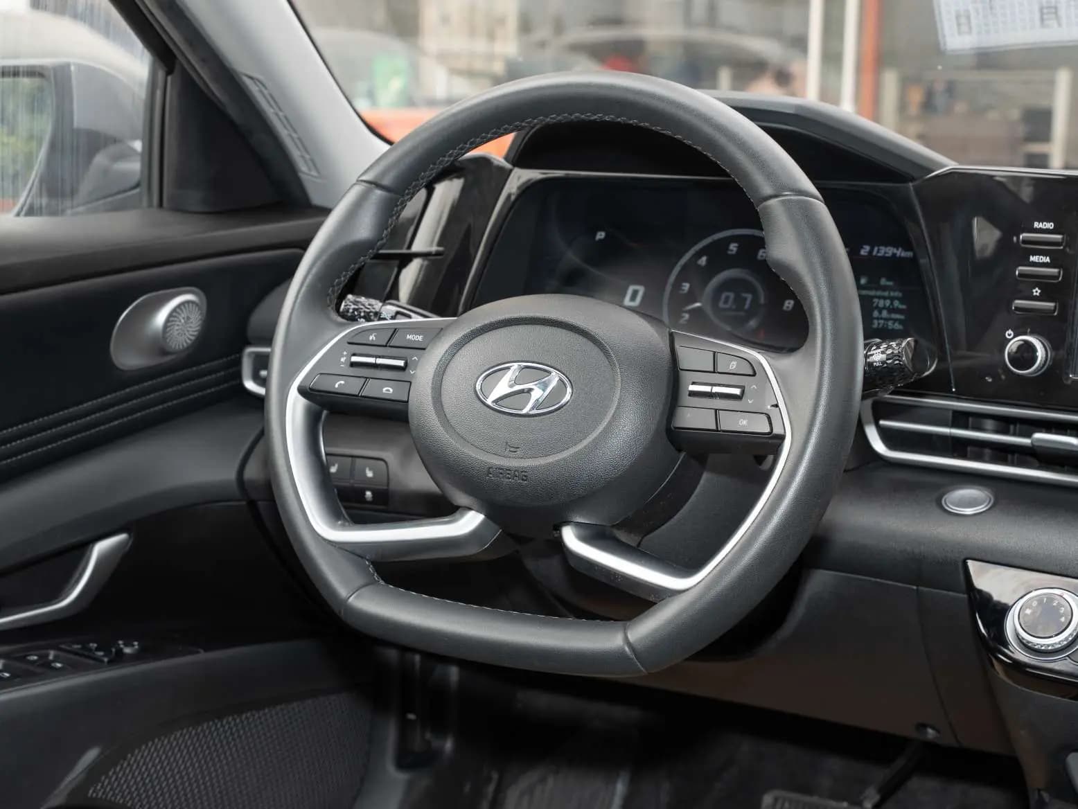 Hyundai Elantra 2023 г. 21006 км. — фото 16